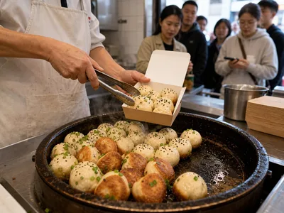 Shanghai Shengjianbao Takeaway Guide: Queues, Hot Filling, Crisp Bottoms, and When to Eat