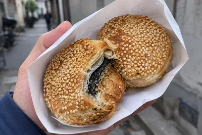 Shanghai Xiekehuang: Choosing a Sweet or Savory Crab Shell Pastry